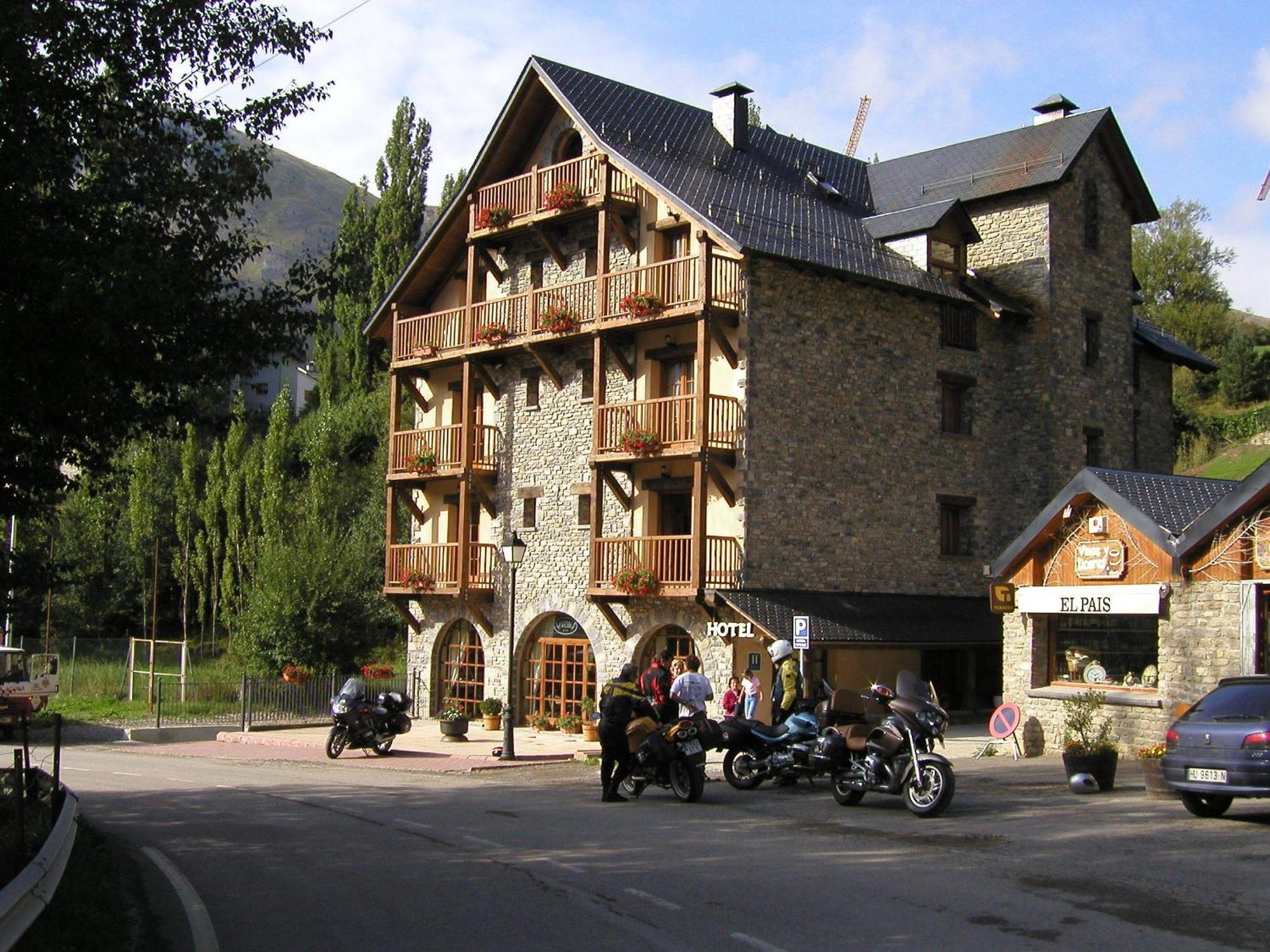Hotel Bocale Sallent de Gállego Exterior photo